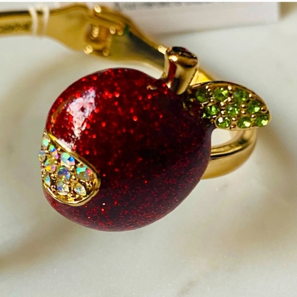 🍎Betsey Johnson Apple & Worm Bangle Bracelet, 7 1/2 inches🐛 - Picture 4 of 6